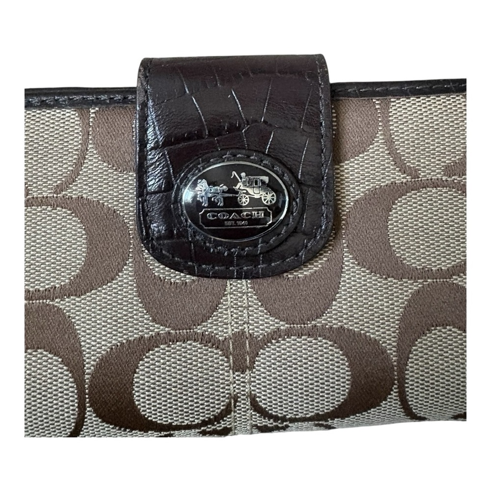 Coach Signature Canvas Wallet with  Chocolate Brown Leather Trim Snap Closure - Picture 2 of 12